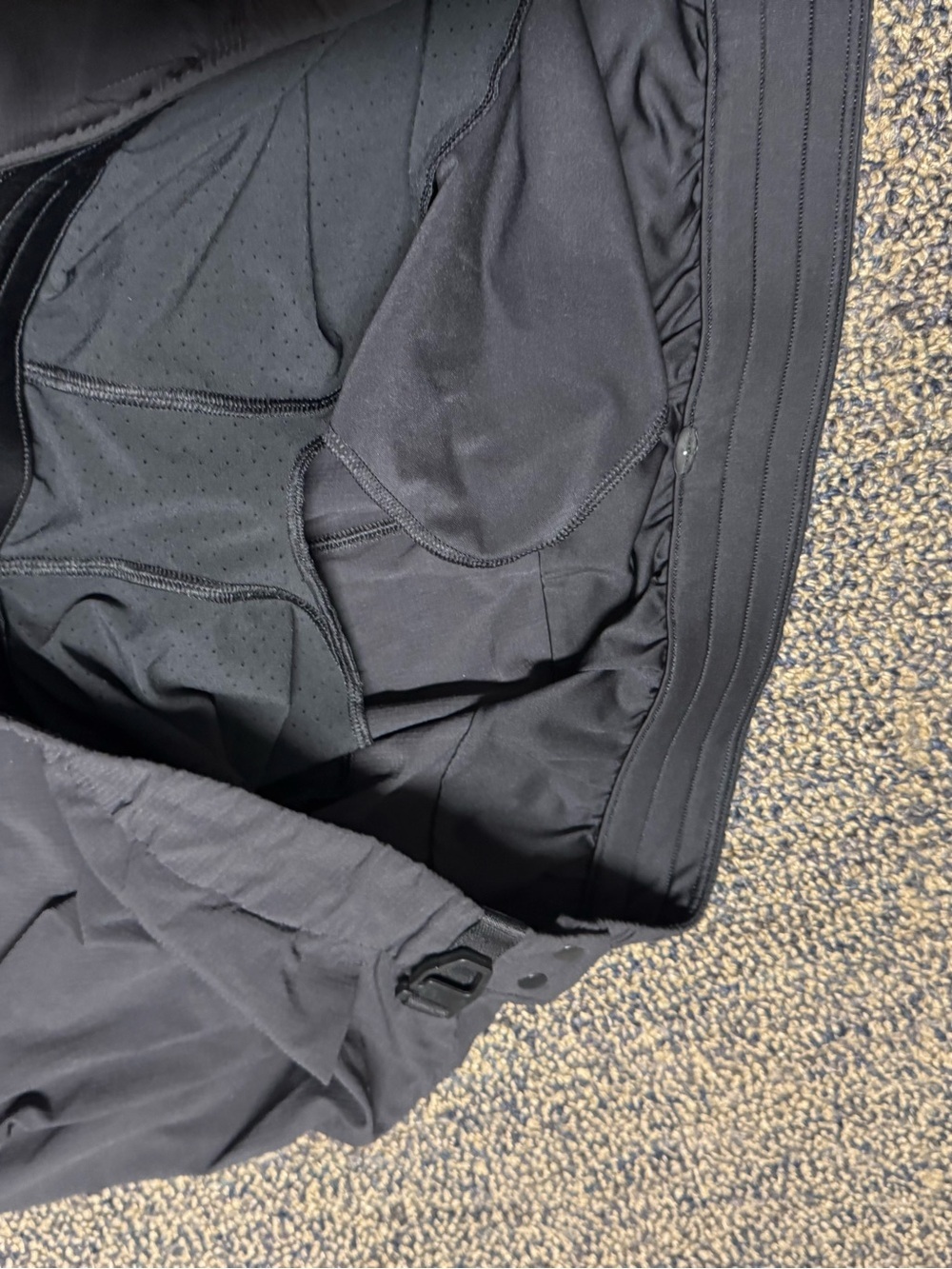lululemon athletica Men’s Black Snap-Waist Joggers - Picture 13 of 16